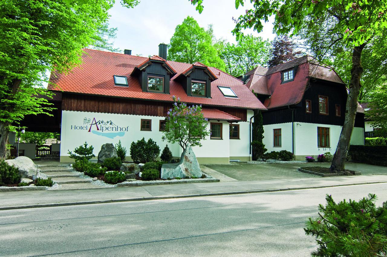 Alpenhof Hotel Gauting Exterior photo